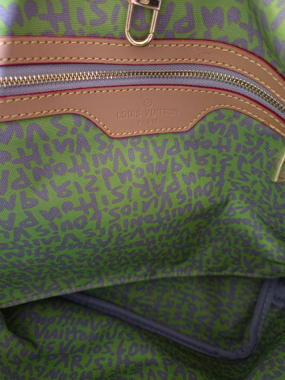 Green Graffiti Neverfull Tote Bag With Pouch - Picture 9 of 11
